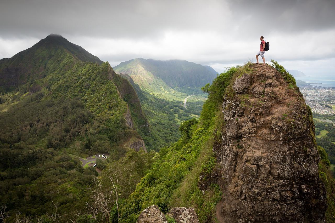 Embrace the Freedom: 5 Reasons to Choose Cellular Data Over Wi-Fi While Traveling