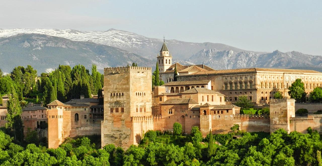 Unlocking History and Beauty: Palaces Open to Visitors Around the World