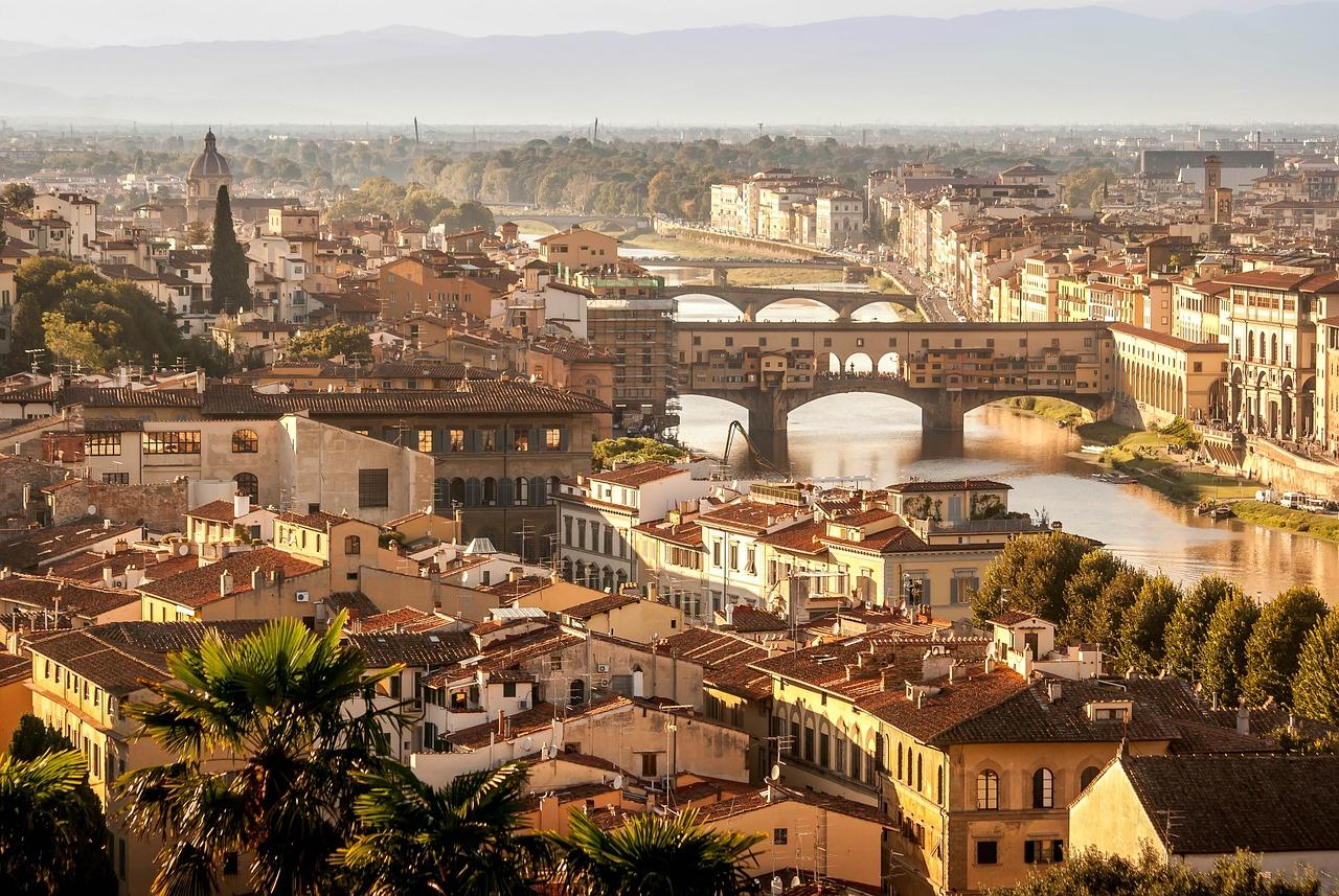 Explore the Top 10 Destinations in Italy: Stay Online with an eSIM