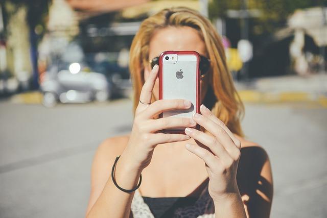 Your Home Carrier vs. GigSky: Which is Better for Internet Connectivity on a Cruise?