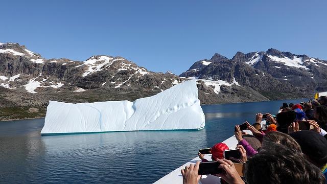 Can You Use Your Phone’s Data on a Cruise?