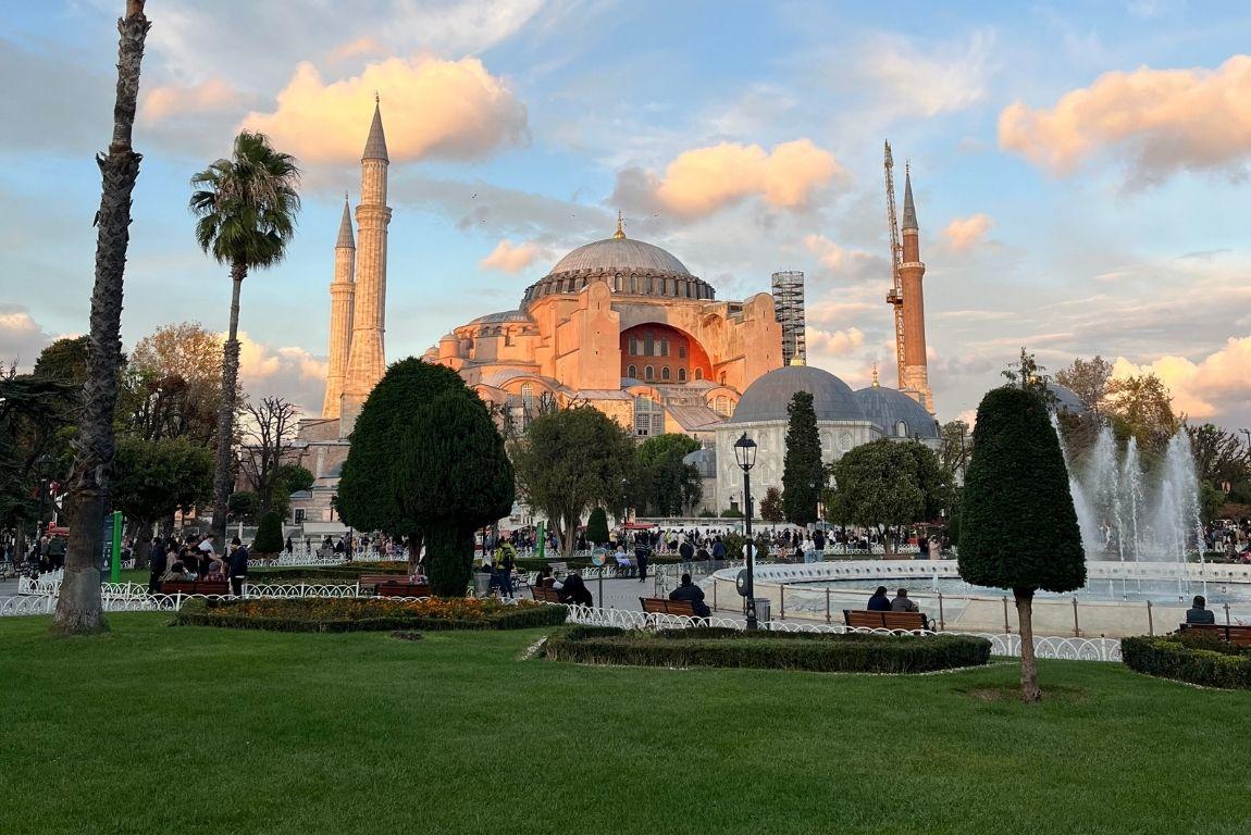 Viajar para a Turquia em 2026: segurança, golpes, dinheiro e dicas essenciais