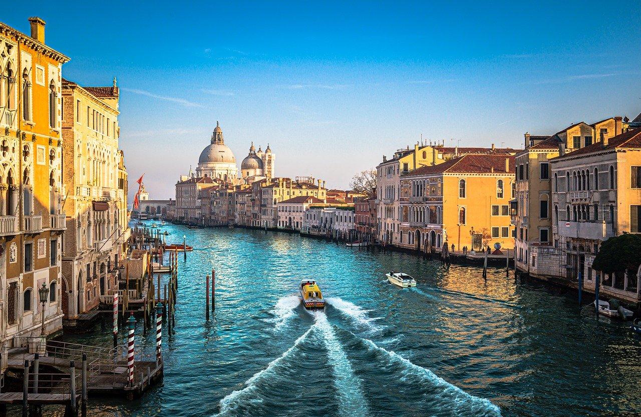 The World's Finest Cities for Riverboat Tours