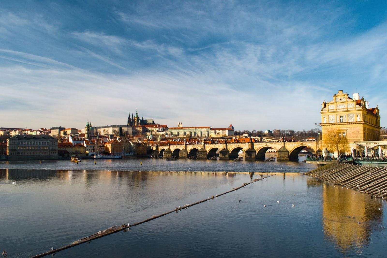 How to Enjoy Prague and Be Always Online